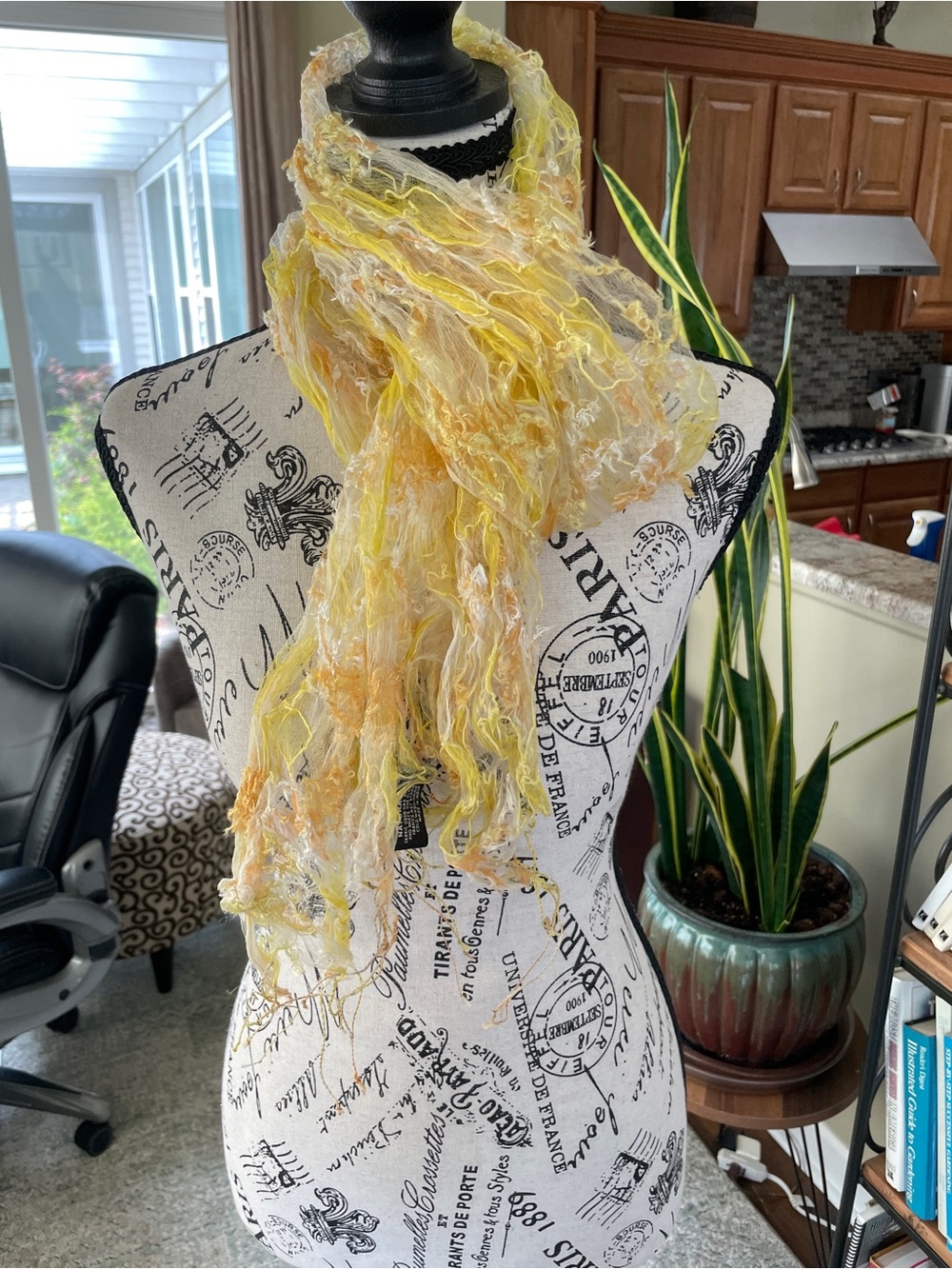 Fleurs by Elegant Additions Oblong Textured Scarf